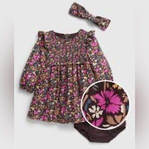GAP Baby Smocked Floral Dress Set
12/18 M